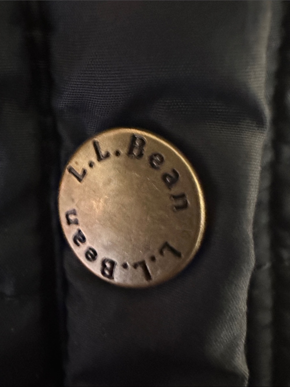 L.L.Bean Women's Mountain Classic Puffer Vest Mediums - Picture 13 of 16